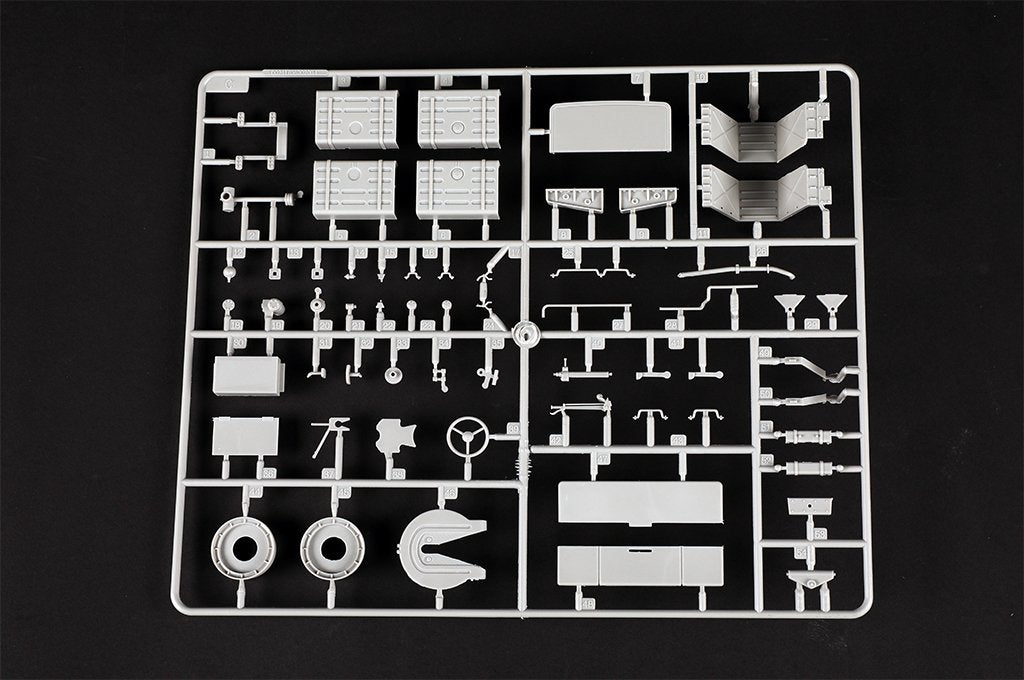 Trumpeter 01090 KZKT-74282 Heavy Tractor 1/35 – imagen 13