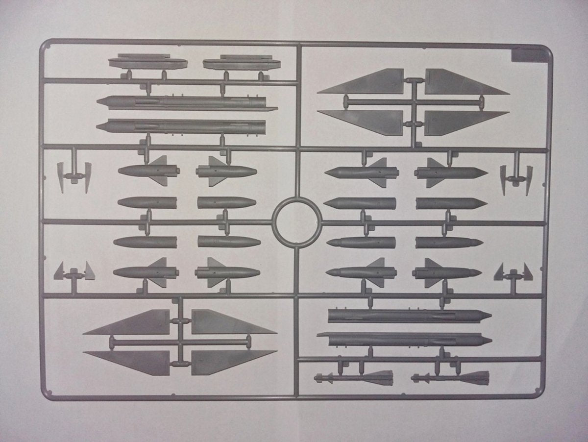 ICM 48903 MiG-25 PD, Soviet Interceptor Fighter 1/48 – image 5
