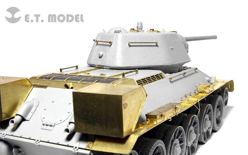 E.T. Model EA35-017 WWII Soviet T-34/76 Boxy External Fuel Tanks 1/35 – zdjęcie 2