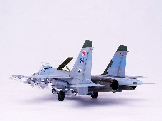 Trumpeter 02224 Soviet Sukhoi Su-27 Flanker B 1/32 – image 6