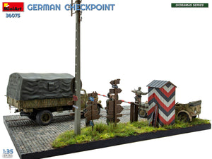 MiniArt 36075 German Checkpoint. 3t Cargo Truck 3,6-36S &amp;amp; Kfz.1 Type 170VK w/ Feldgendarmerie. Big Set 1/35 – immagine 9