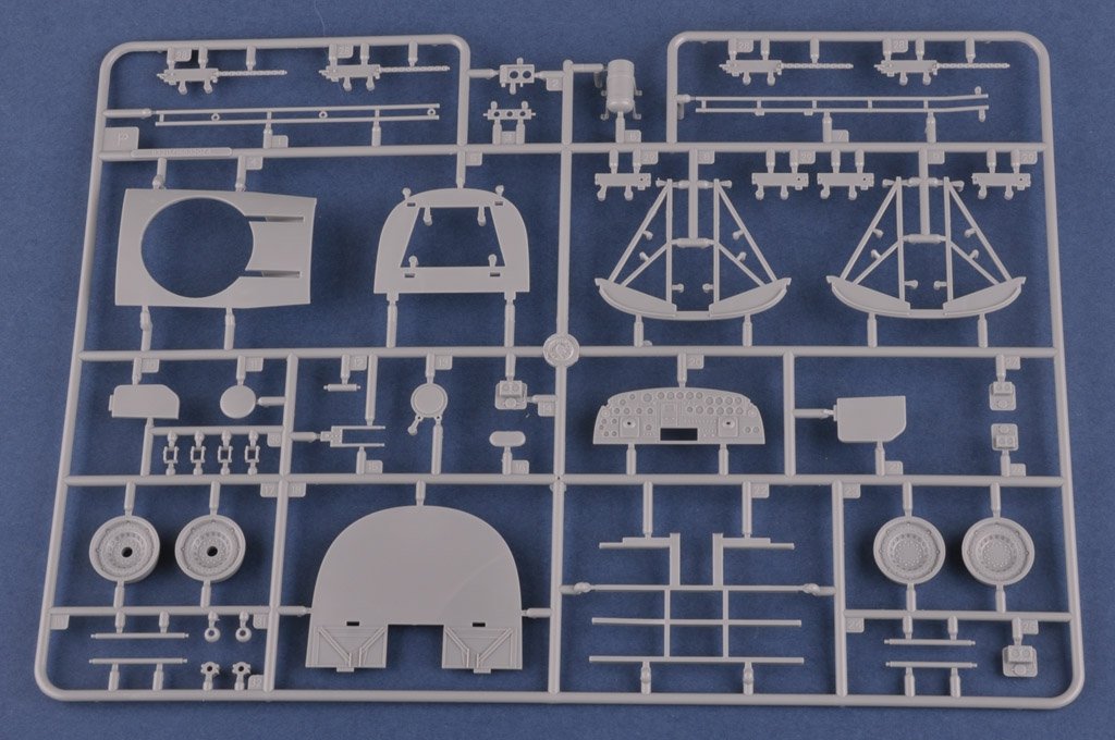 Hobby Boss 83211 B-24J Liberator 1/32 – image 22