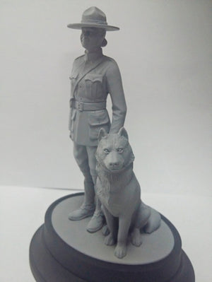 ICM 16008 RCMP Female Officer with dog 1/16 – Bild 3