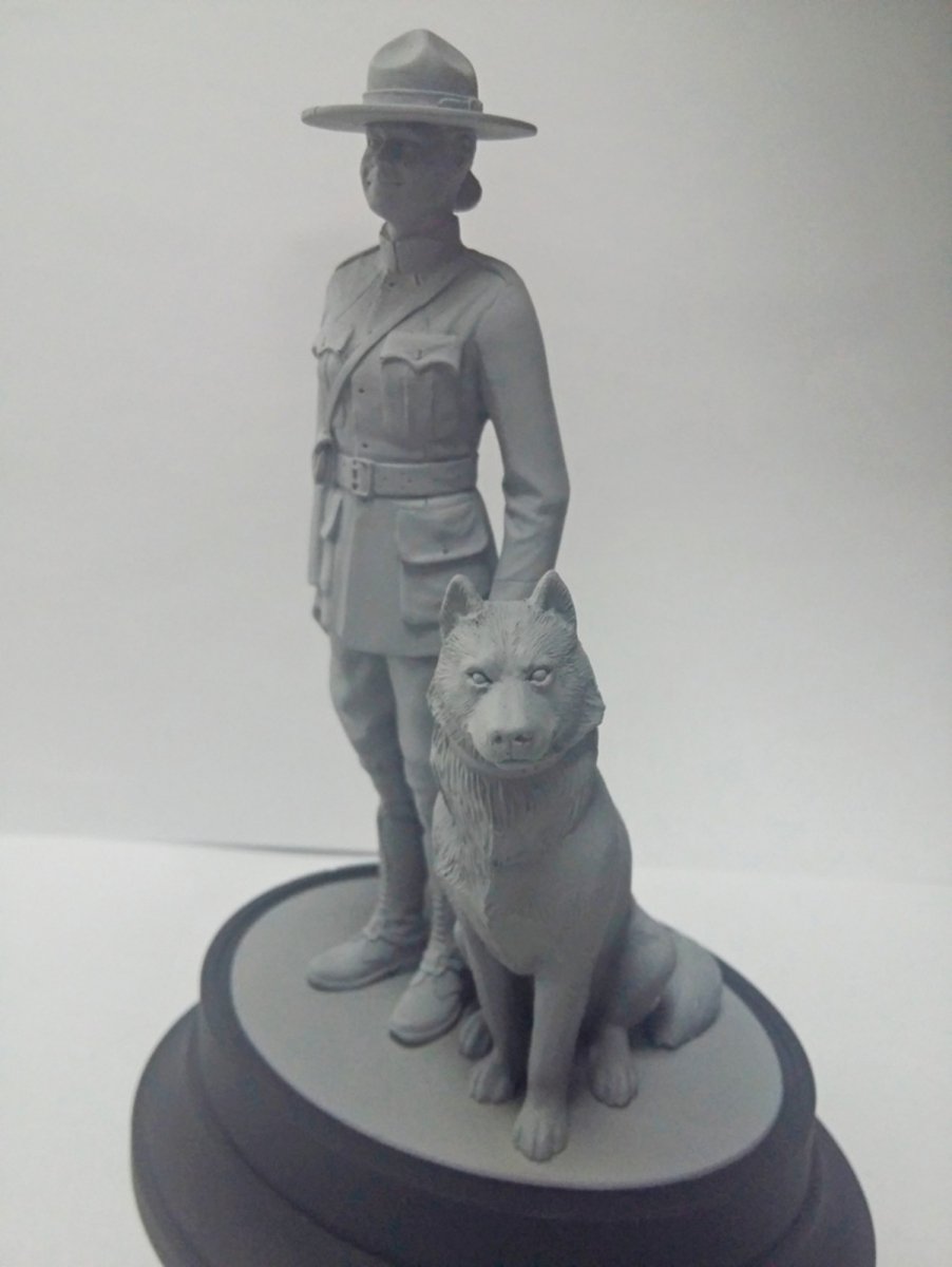 ICM 16008 RCMP Female Officer with dog 1/16 – Bild 3