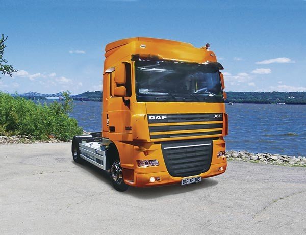 Revell 07496 DAF XF 105 Space Cab 1/24 – zdjęcie 2