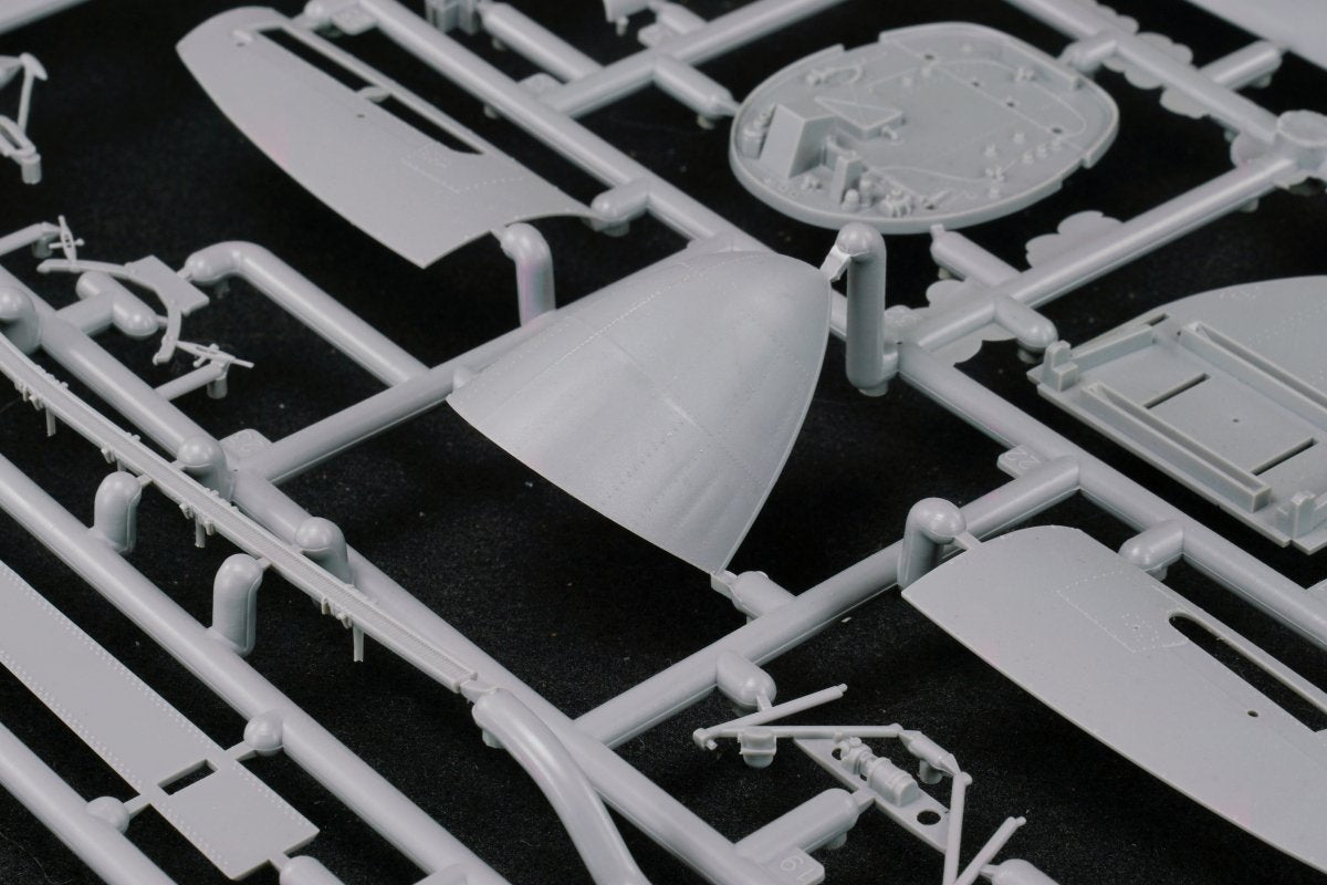 Border Model BF-010 Avro Lancaster B Mk.I/III with full Interior 1/32 – image 17