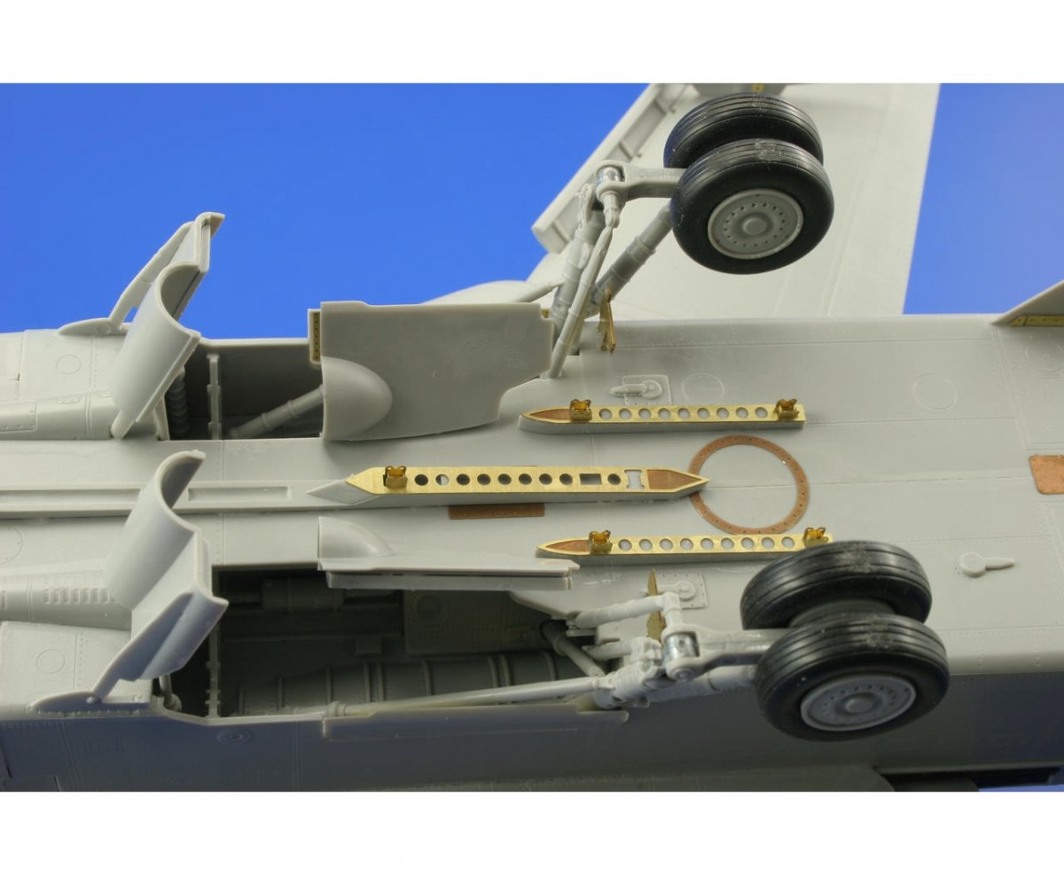 Eduard 48695 Su-24M Fencer D exterior 1/48 Trumpeter – Bild 8