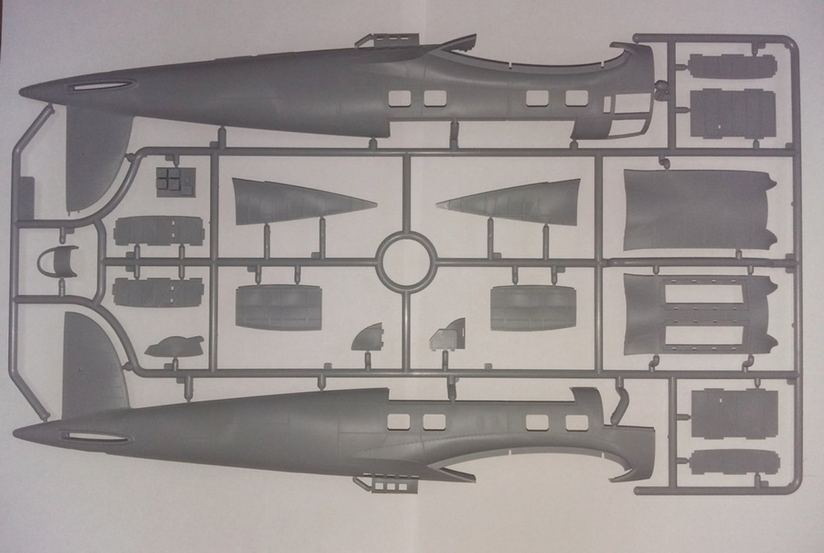 ICM 48261 He 111H-3, WWII German Bomber 1/48 – immagine 2