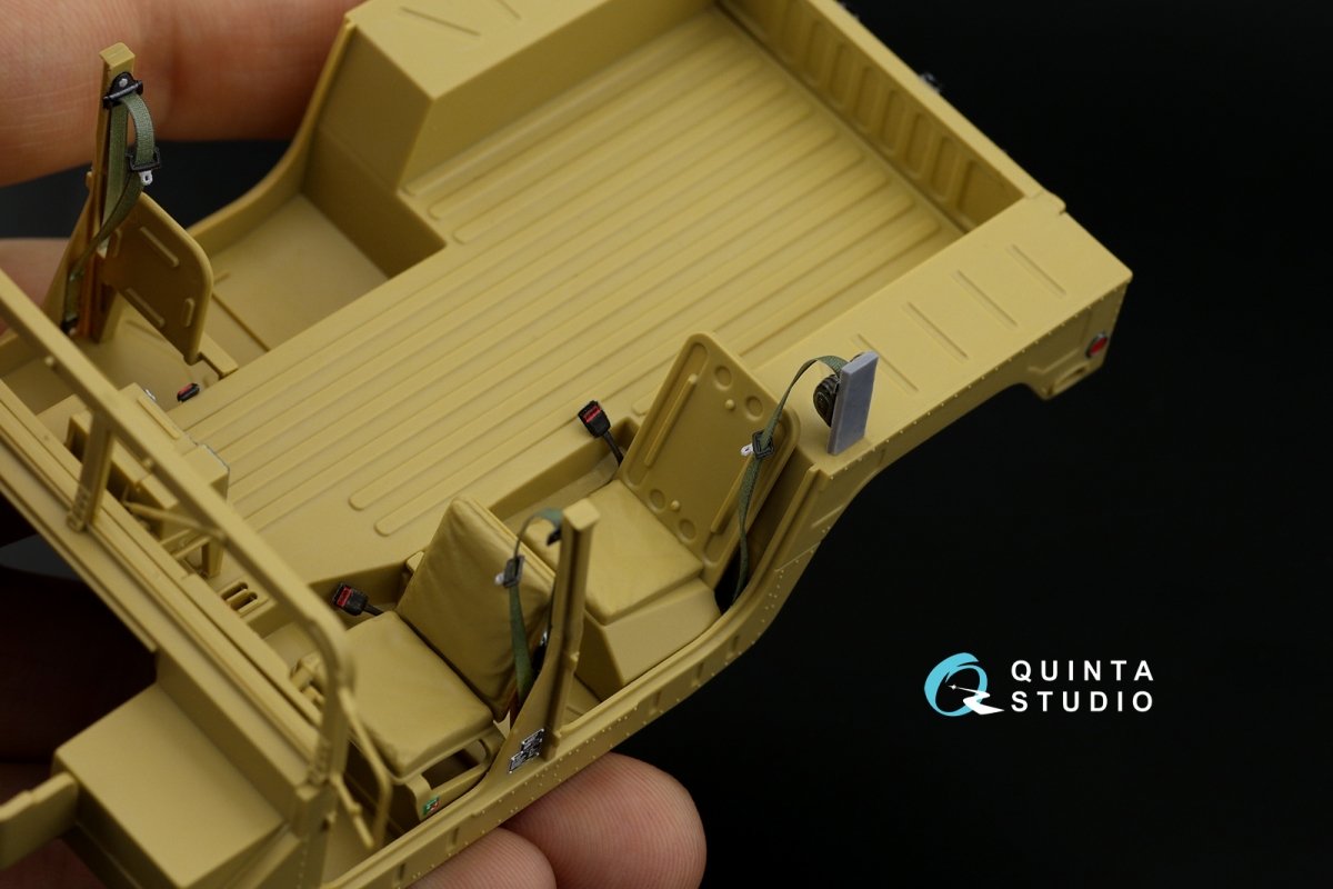 Quinta Studio QR35003 HUMVEE family belts, 3D-Printed &amp;amp; coloured on decal paper (all kits) 1/35 – Bild 6