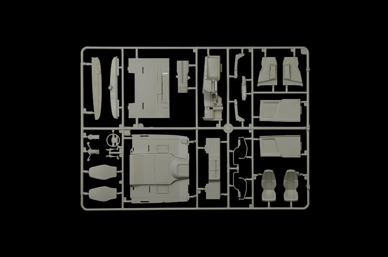 Italeri 3967 Volvo FH Low Roof 1/24 – image 10