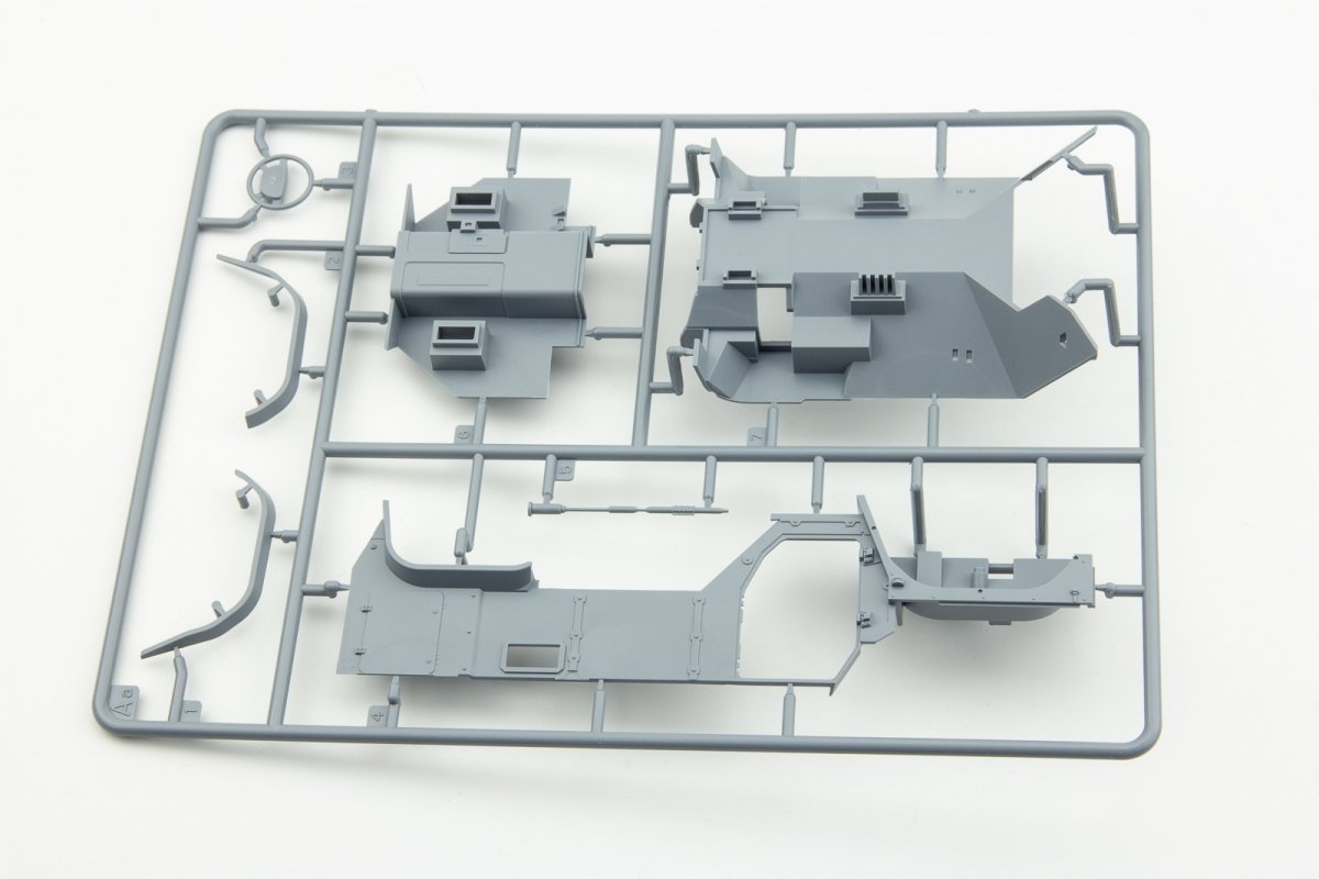 RPG Model 35021 KAMAZ K-4386 Typhoon-VDV Mine-Protected Armoured Vehicle Early Typ 1/35 – Bild 8