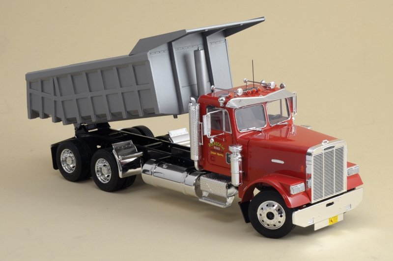 Italeri 3783 Freightliner Heavy Dumper Truck 1/24 – imagen 4