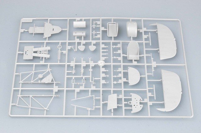 Trumpeter 02416 HURRICANE Mk.IIC/TROP 1/24 – Bild 4