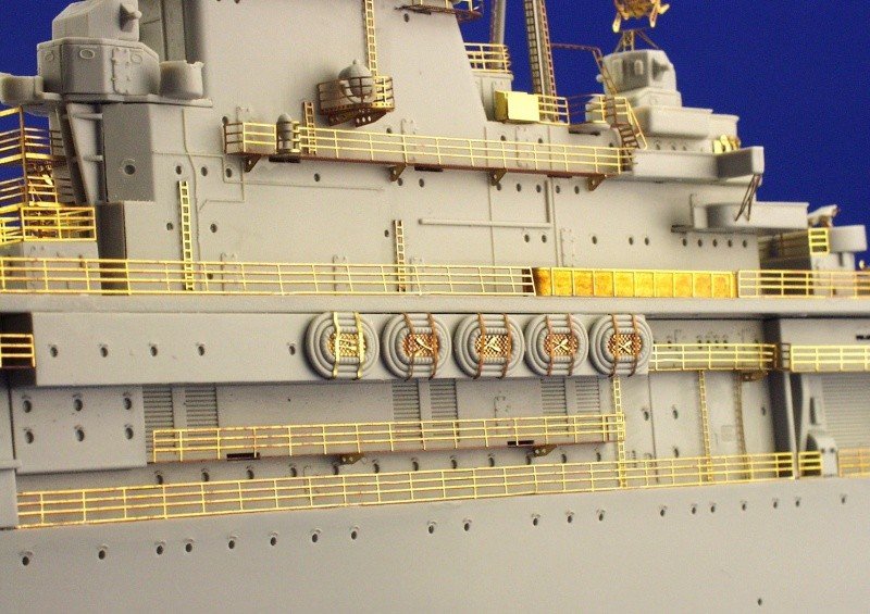 Eduard 53005 US Aircraft Carrier Hornet 1/350 Trumpeter – image 9