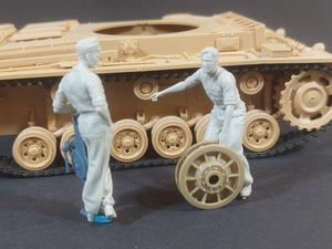 Panzer Art FI35-240 German tank mechanic at work set 1/35 – imagen 3