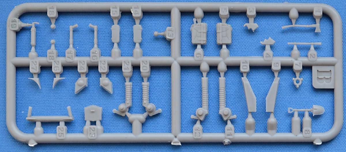 ACE 72456 AML-90 Light Armored Car (4x4) 1/72 – image 4