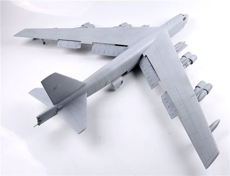 Modelcollect UA72200 B-52H US Stratofortress Bombardier stratégique 1/72 – image 8