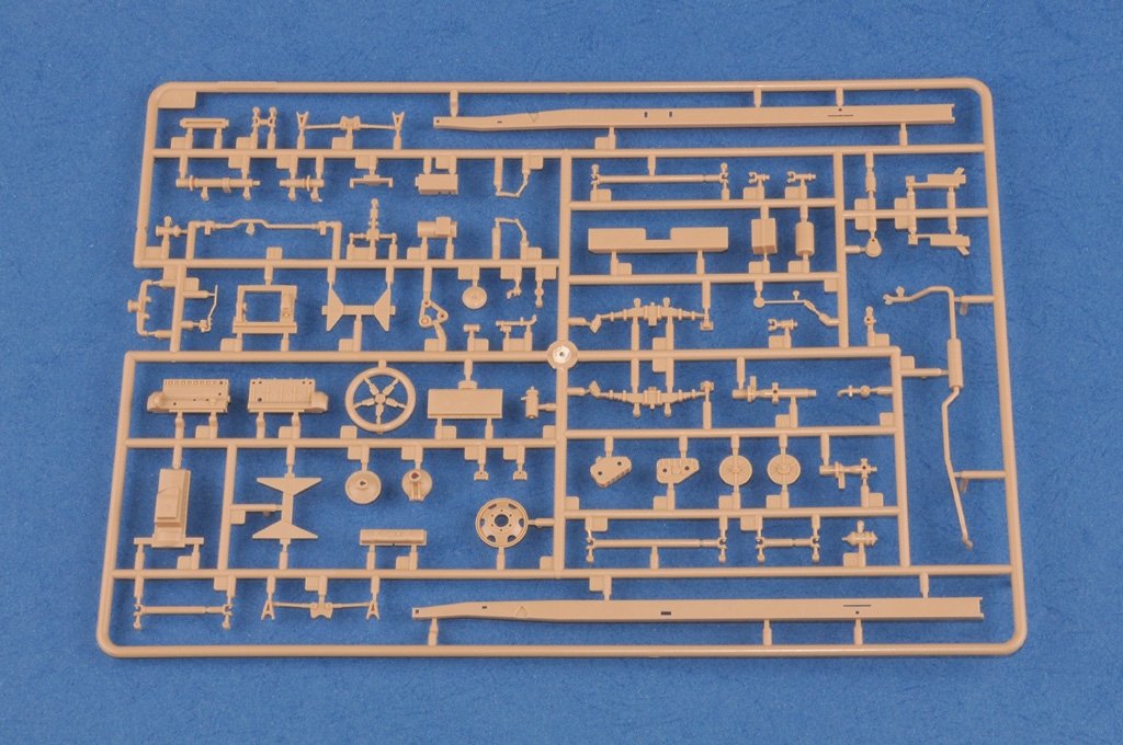 Camion-citerne Hobby Boss 83830 US GMC CCKW 750 gallons (1/35) – image 7