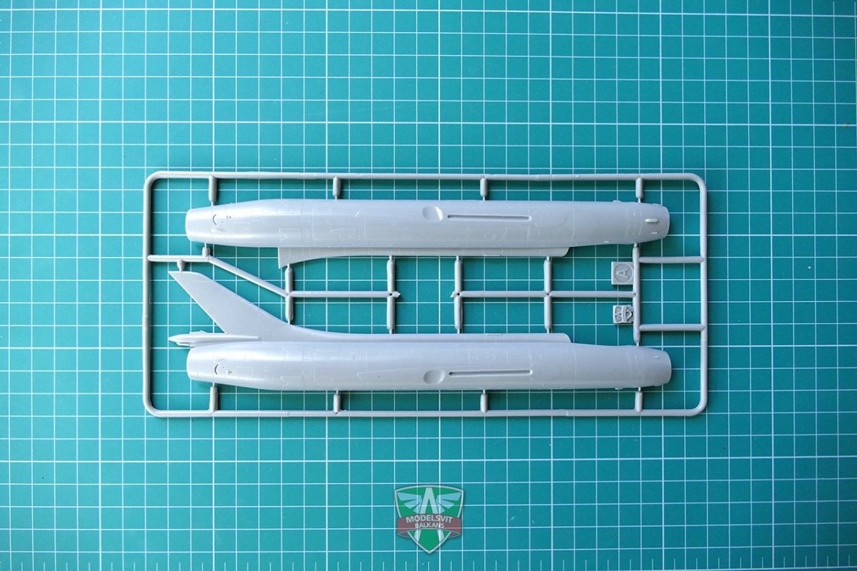 Modelsvit 72019 S-32MK Soviet bomber 1/72 – immagine 5