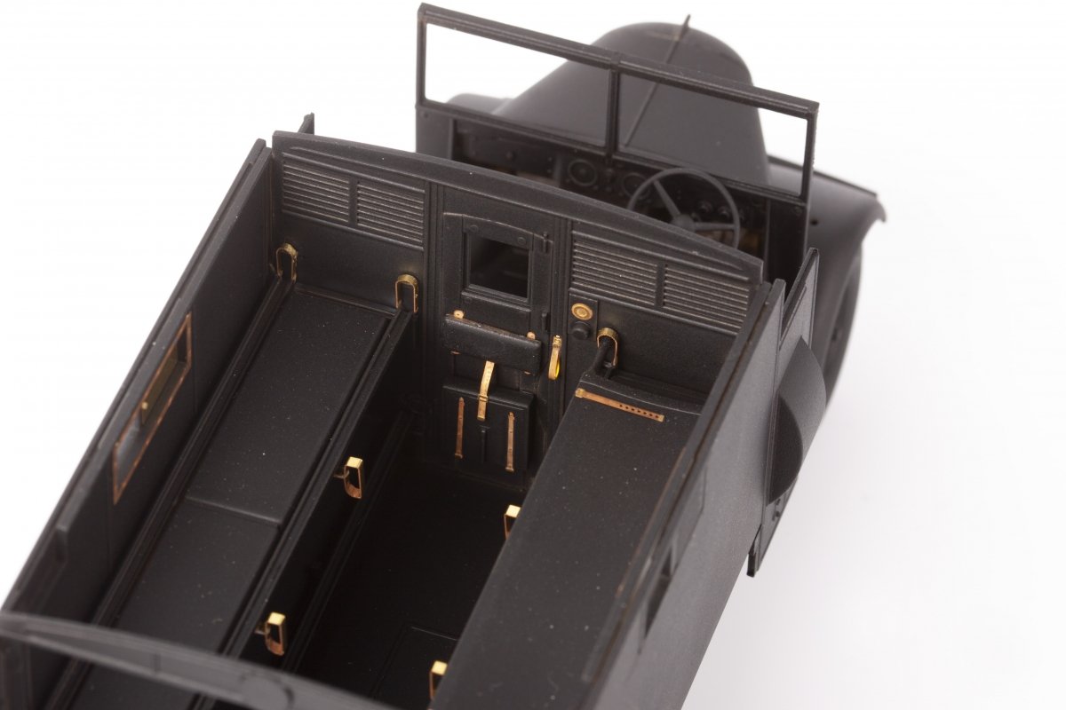 Eduard 36493 Austin K2/ Y ambulance AIRFIX 1/35 – immagine 7