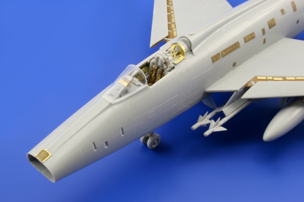 Eduard 73363 F-100C S. A. 1/72 TRUMPETER – immagine 8