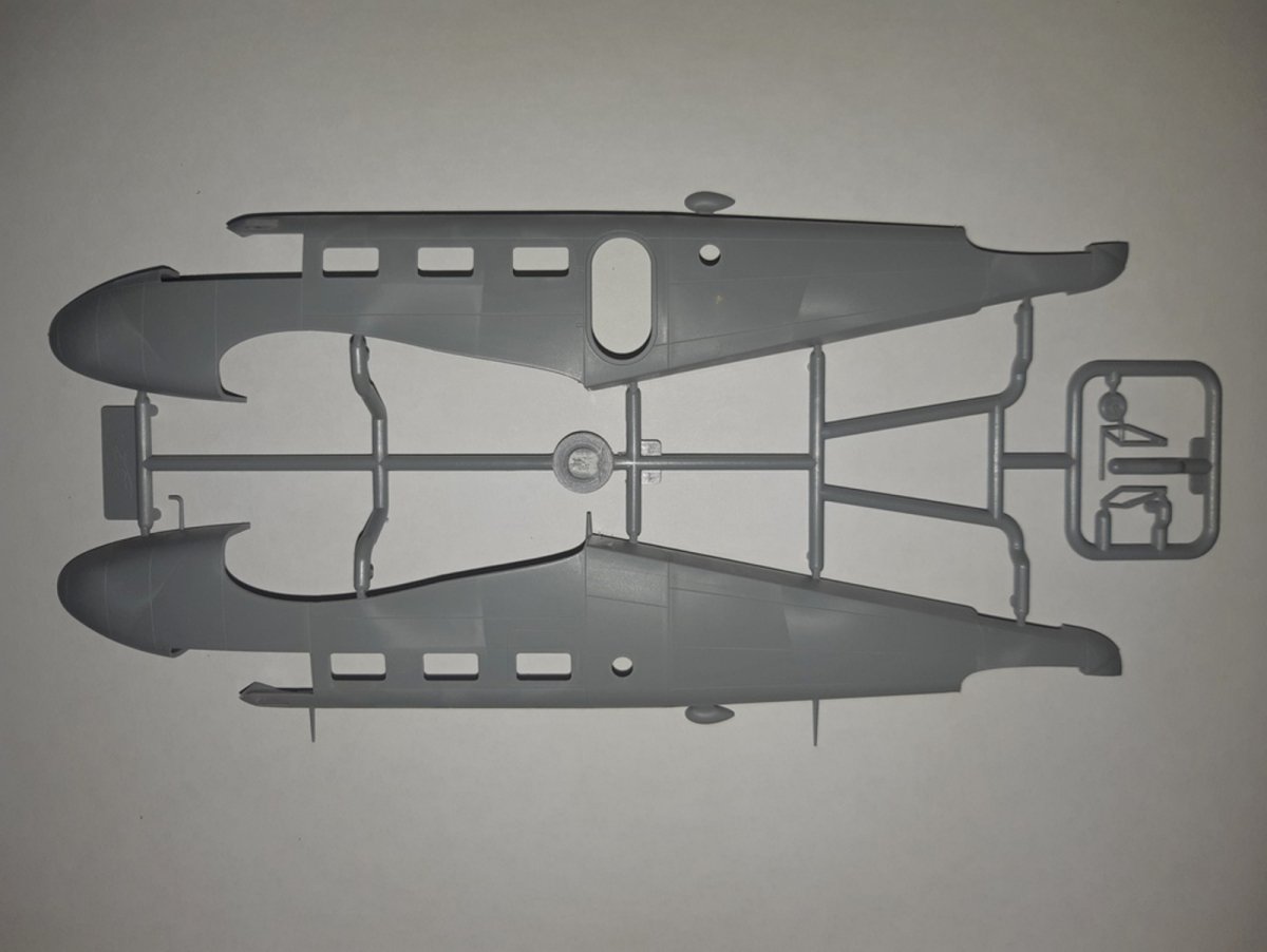 ICM 48186 C18S « Magie au clair de lune », Avion de spectacle aérien américain (1/48) – image 8