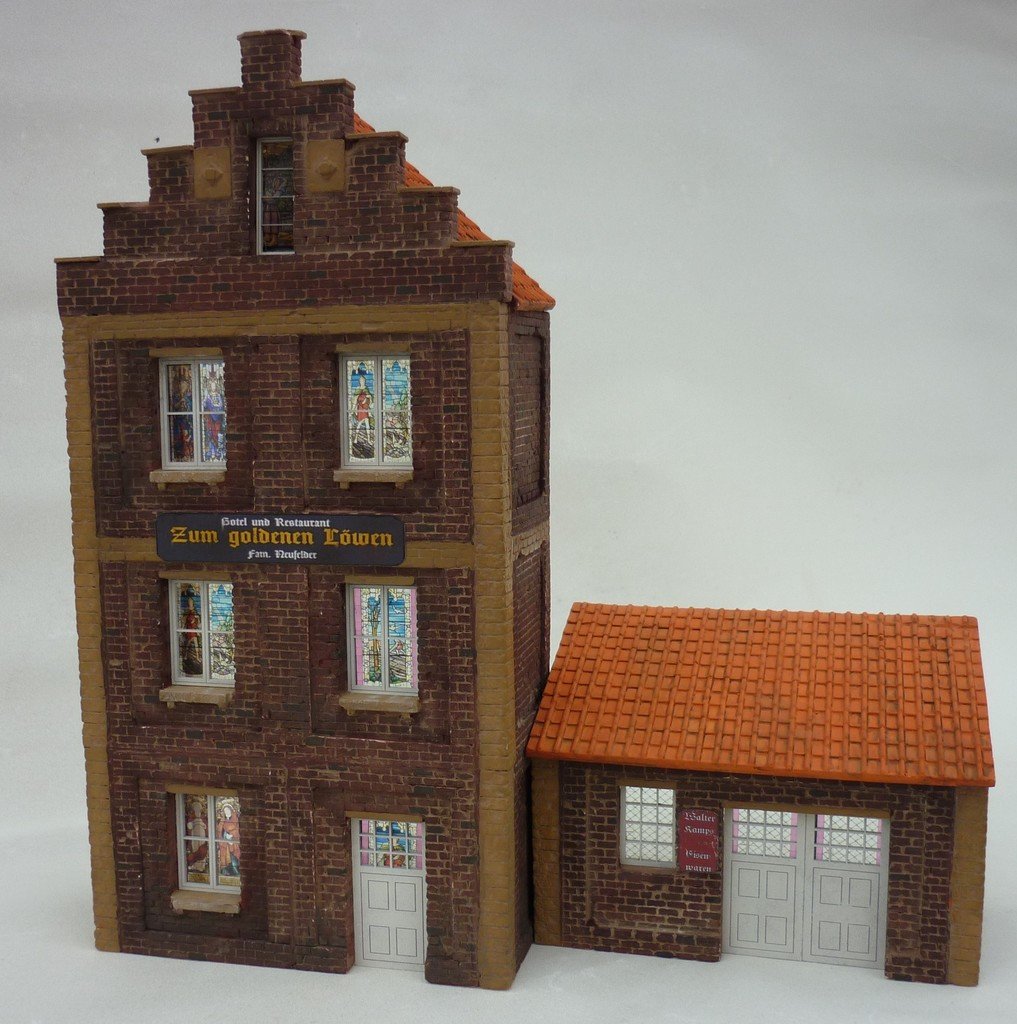 RT-Diorama 35248 European Housefront 1/35 – imagen 10