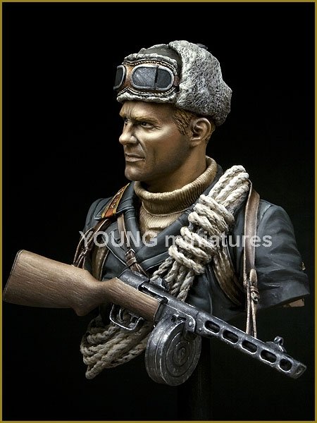 Young Miniatures YM1827 SOVIET MOUNTAINEER OFFICER 1942 1/10 – imagen 3