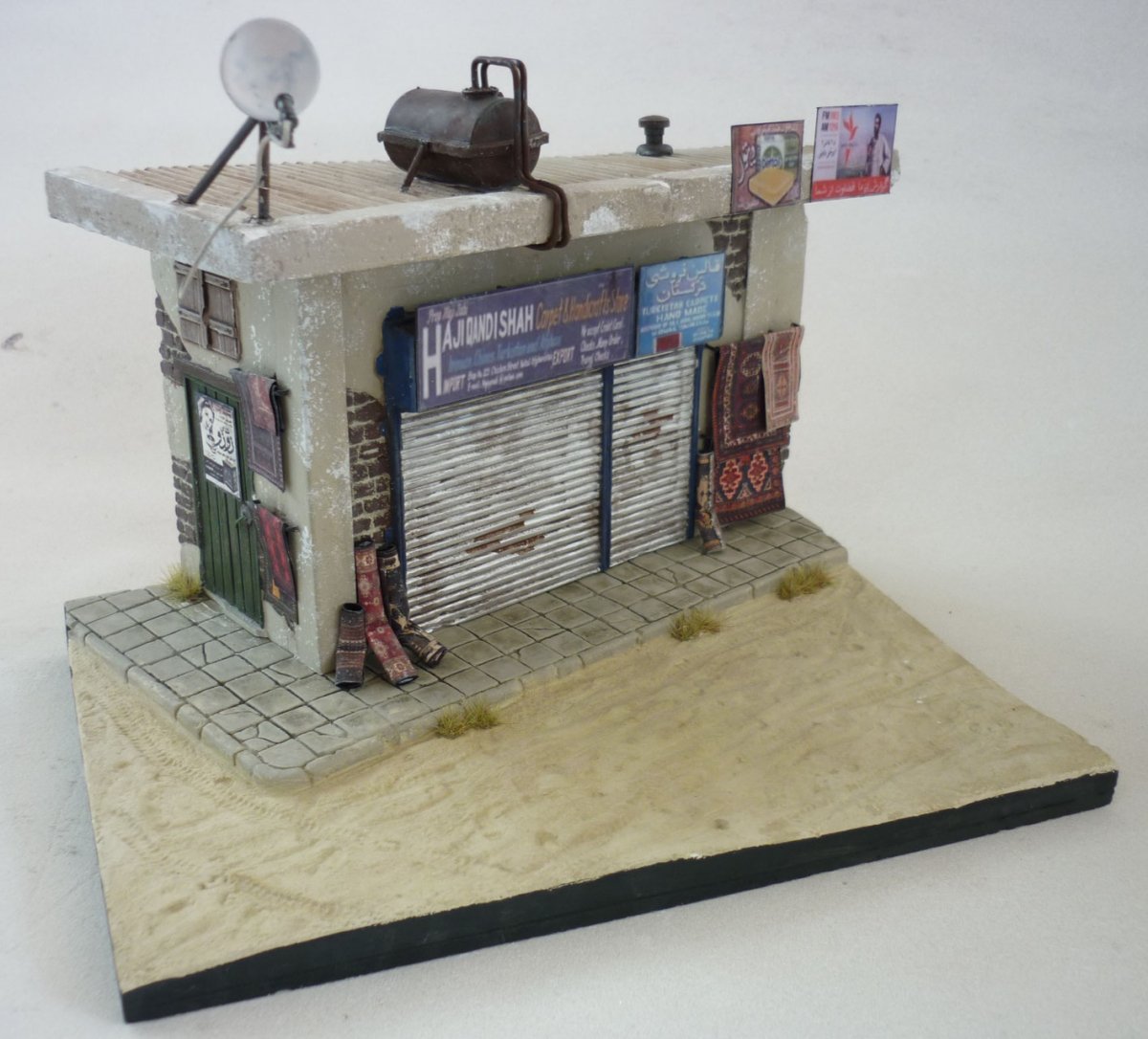 RT-Diorama 35268 Socle de diorama : « Le magasin de tapis » 1/35 – image 4