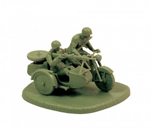 Zvezda 6277 Soviet Motorcycle M-72 with Sidecar and Crew – image 2