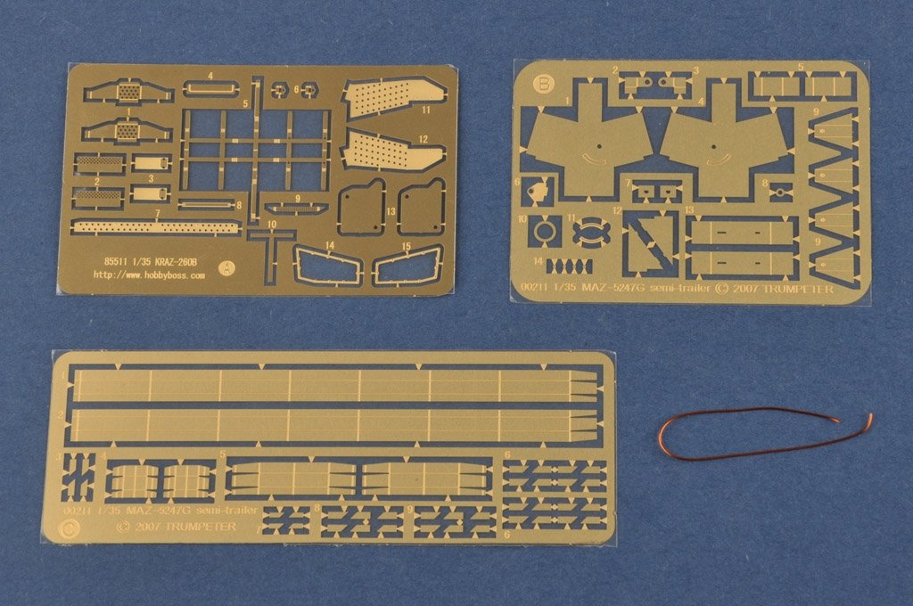 Hobby Boss 85523 Russian KrAZ-260B Tractor with MAZ/ChMZAP-5247G semitrailer 1/35 – image 15