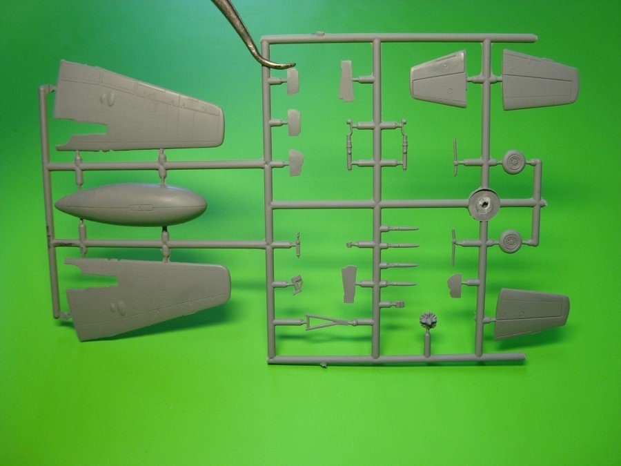 AZ Model AZ7327 Attacker Prototype 1/72 – image 6