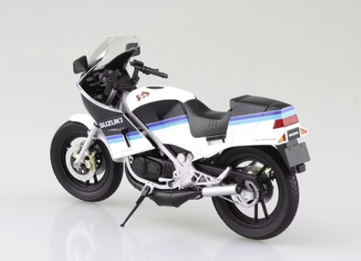 Aoshima 10676 Suzuki RG250 Gamma - Blue/White 1/12 – image 3