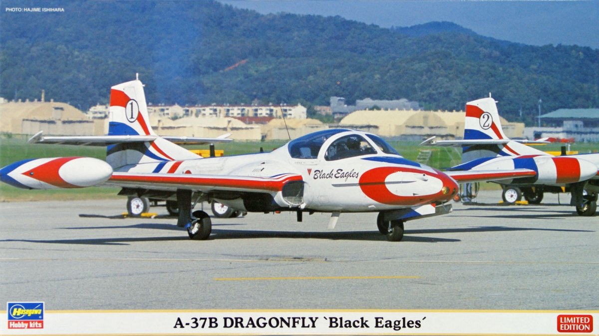 Hasegawa 02072 A-37B Dragonfly « Black Eagles » (kit de 2 avions) 1/72