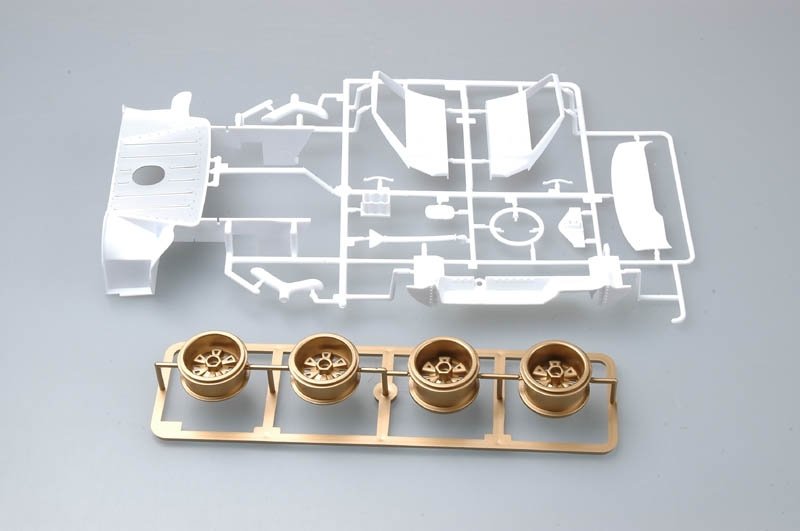 Trumpeter 05403 Ford GT40 Mk II 1/12 – Bild 4
