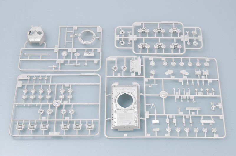 Trumpeter 07225 M4A3E8 TANK (T66 Track) 1/72 – image 3