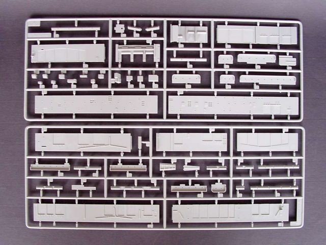 Trumpeter 05604 U.S. Aircraft Carrier CV-13 Franklin 1944 1/350 – immagine 6