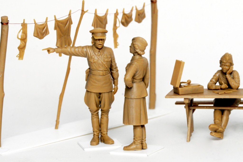 ICM 35621 Soviet Military Servicewomen (1939) 1/35 – imagen 3