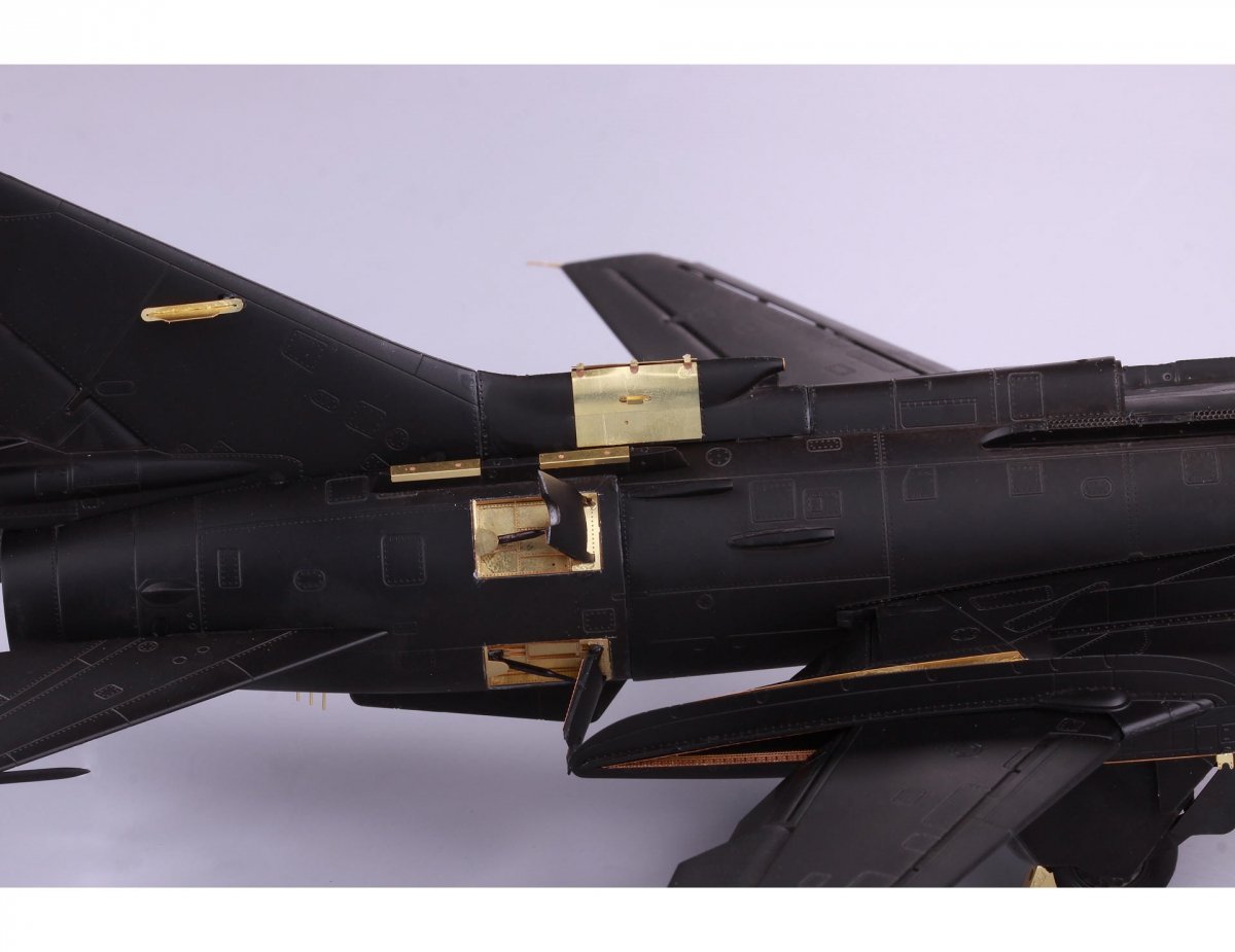 Eduard 48924 Su-17 M3/ M4 air brakes KITTY HAWK 1/48 – image 3
