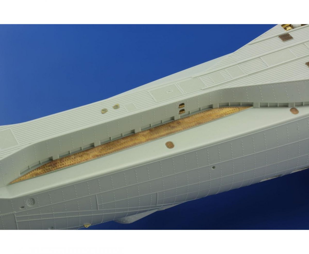 Eduard 53158 German Submarine Type IX C/40 hull pt. 1 REVELL 1/72 – Bild 4