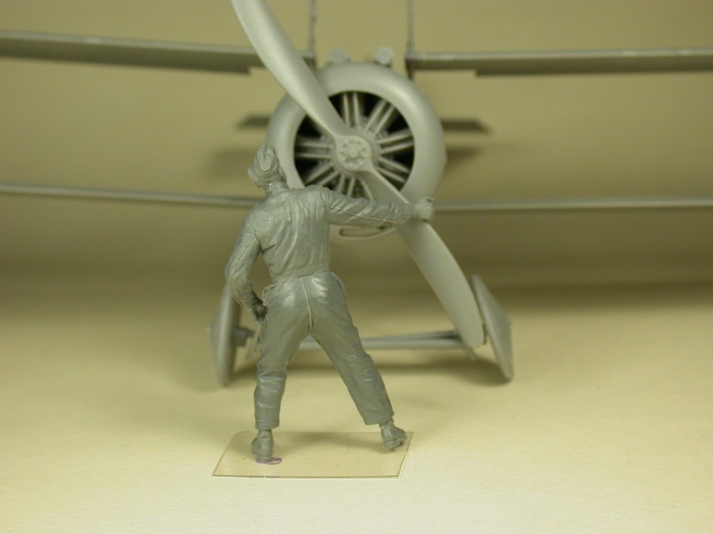 Copper State Models F32-027 RFC Air Mechanic spinning the propeller 1/32 – zdjęcie 2