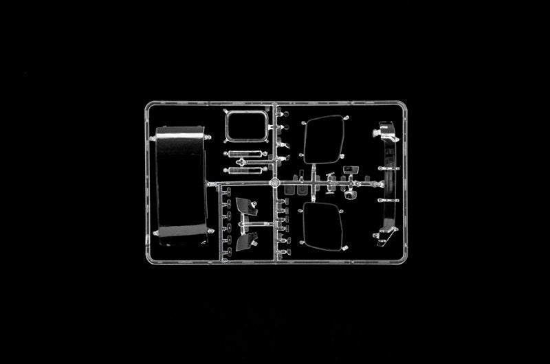 Italeri 3948 MERCEDES-BENZ MP4 BIG SPACE 1/24 – zdjęcie 9