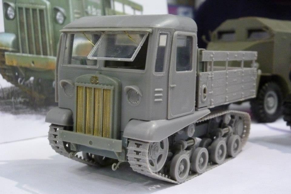 Vulcan 56010 SOVIET ARTILLERY TRACKOR 1/35