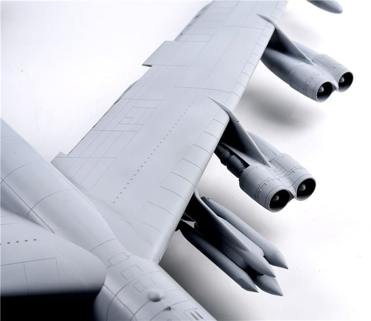 Modelcollect UA72200 B-52H US Stratofortress Bombardier stratégique 1/72 – image 11