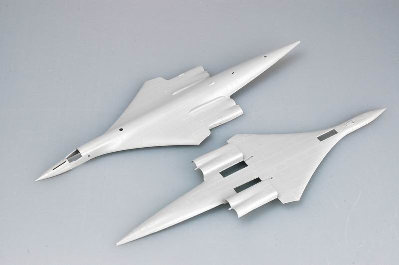 Trumpeter 03906 Tu-160 BlackJack 1/144 – image 3