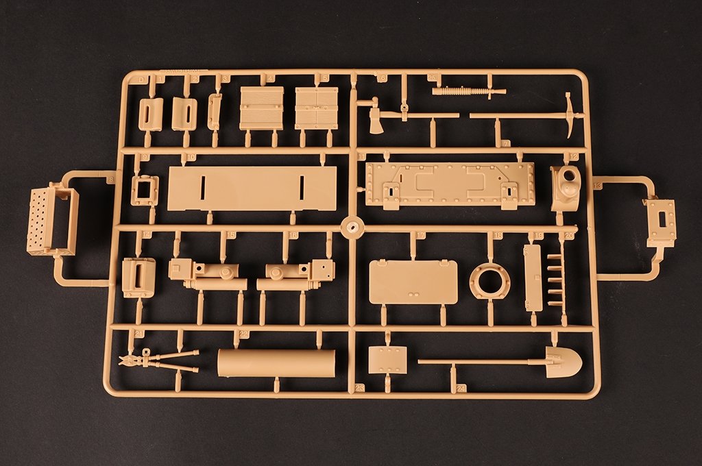 Hobby Boss 82603 38(t) tank E/F type 1/16 – immagine 21