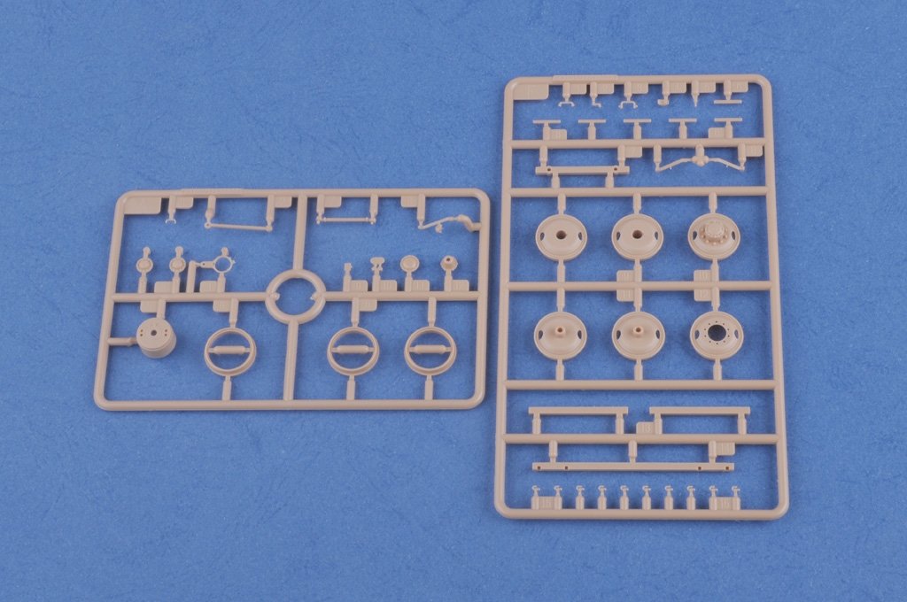 Hobby Boss 83801 US Blanc 666 Cargo Hard Top (1/35) – image 9
