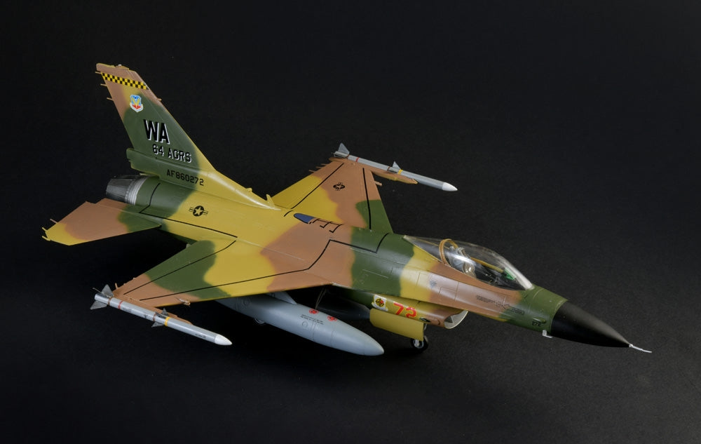 Italeri 35105 F-16C Fighting Falcon - WAR THUNDER 1/48 – image 14