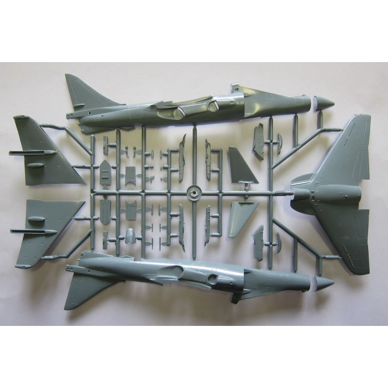 Sword 72100 TAV-8B Harrier II 1/72 – Bild 3