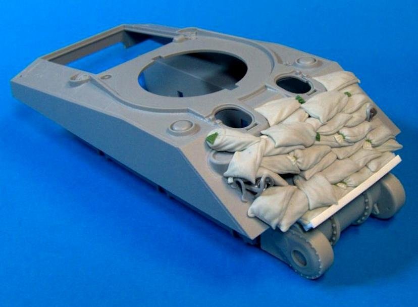 Panzer Art RE35-172 Sand armor for M4 Sherman tanks (early hull) 1/35 – image 2